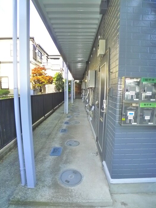 物件外観写真2　(エントランス部分)