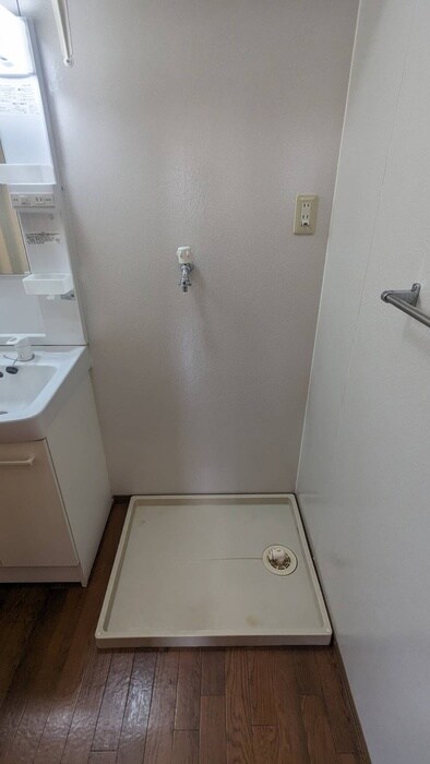 物件内観写真14　(洗濯機置場)