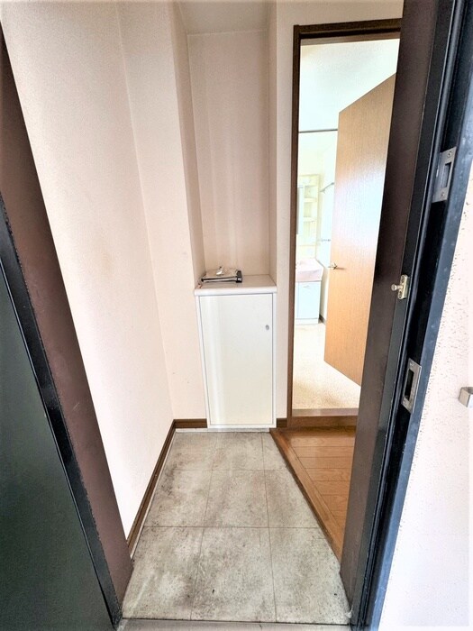 物件内観写真7　(玄関)