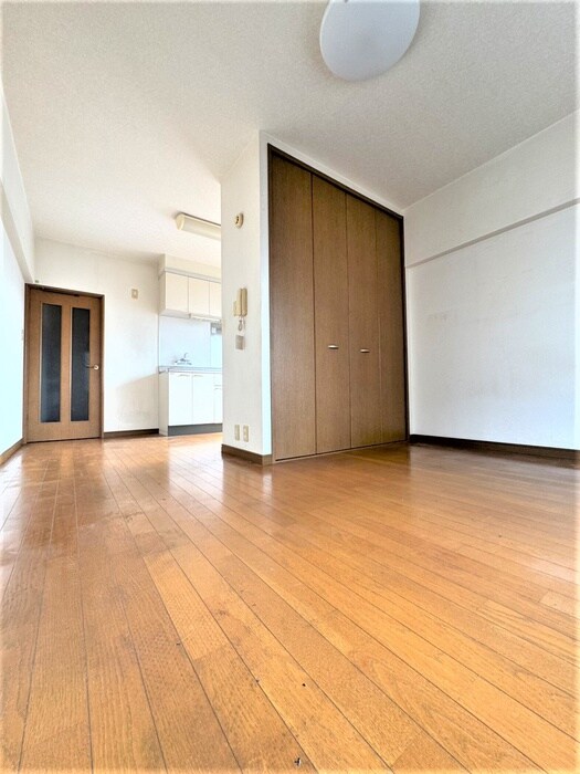 物件内観写真9　(居室)