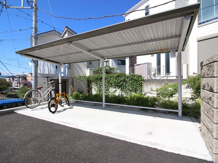 物件外観写真3　(駐輪場)