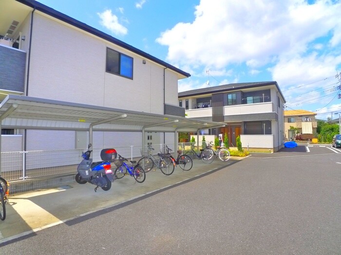 物件外観写真3　(駐輪場)