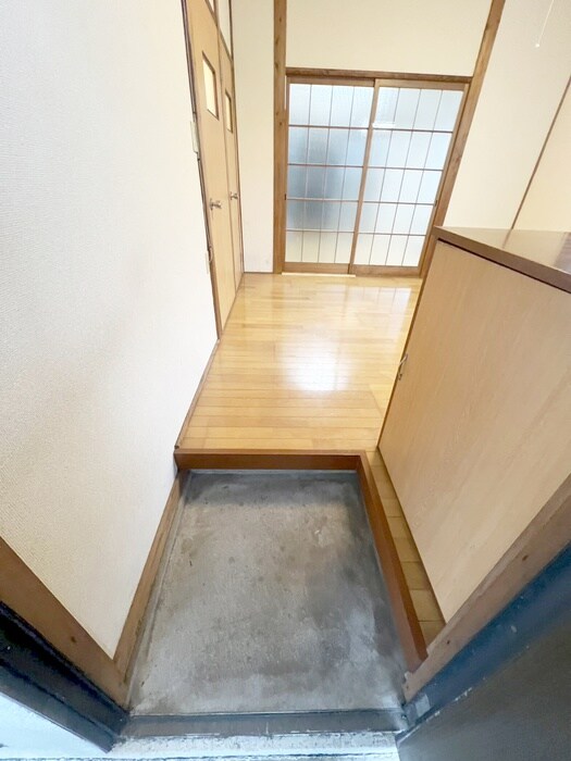 物件内観写真18　(玄関)