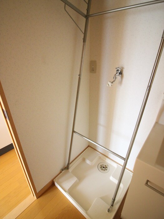 物件内観写真11　(洗濯機置場)