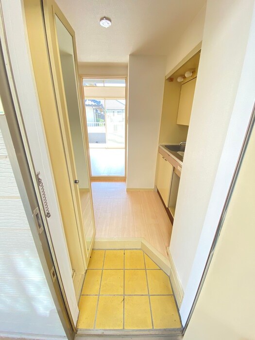 物件内観写真7　(玄関)