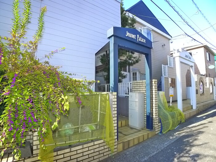 物件外観写真4　(エントランス部分)