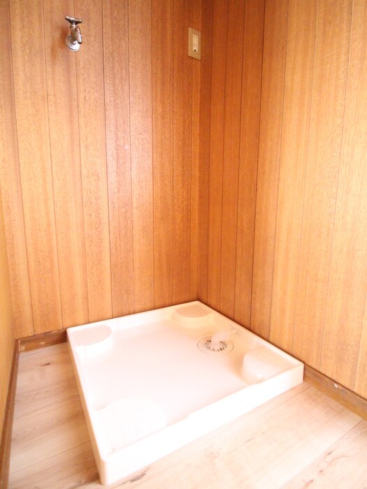 物件内観写真13　(洗濯機置場)