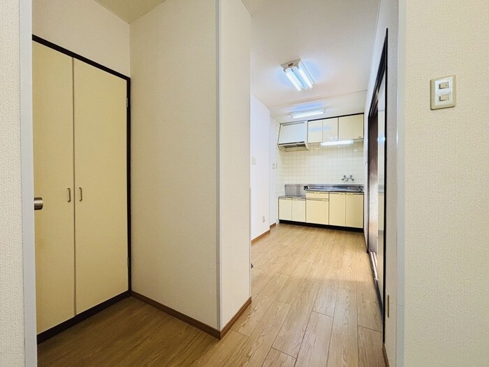 物件内観写真15　(廊下)