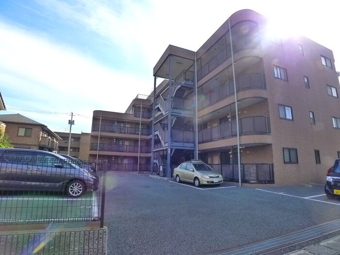 物件外観写真5　(駐輪場)