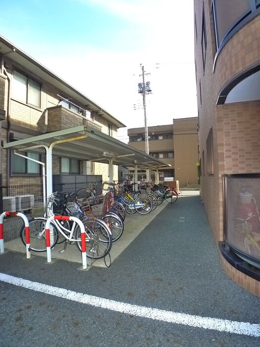 物件外観写真6　(駐輪場)