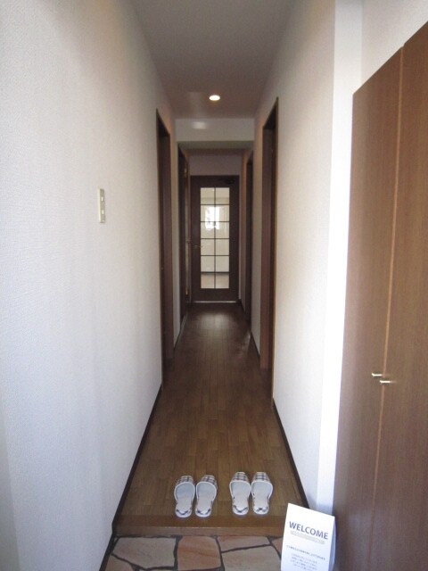 物件内観写真10　(玄関)