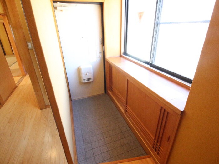 物件内観写真15　(玄関)