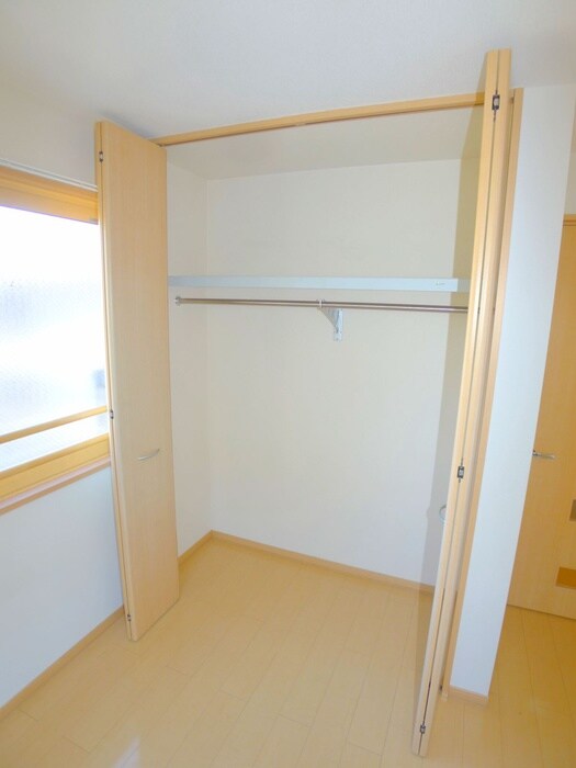 物件内観写真12　(収納)