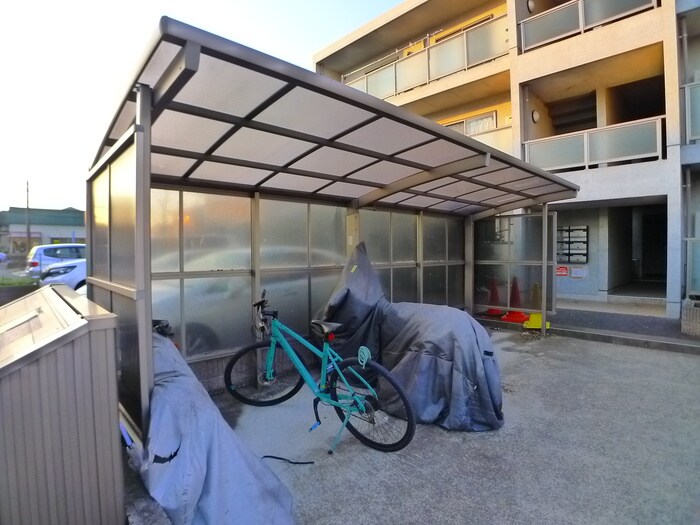 物件外観写真5　(駐輪場)