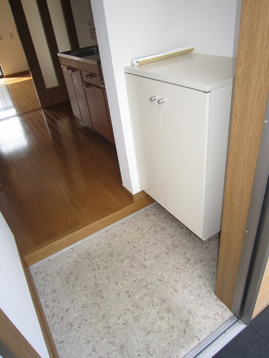 物件内観写真7　(玄関)