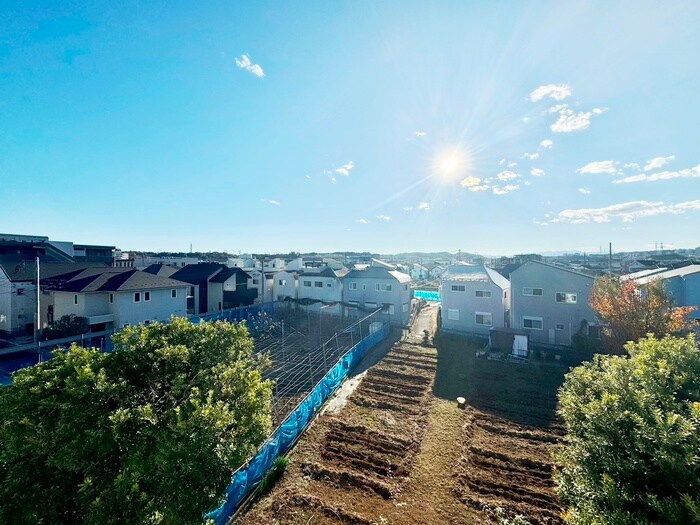 物件内観写真22　(室内からの展望)