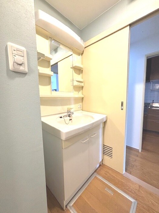 物件内観写真8　(洗面)