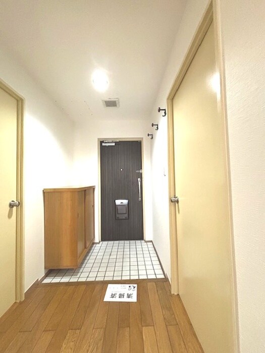 物件内観写真17　(玄関)