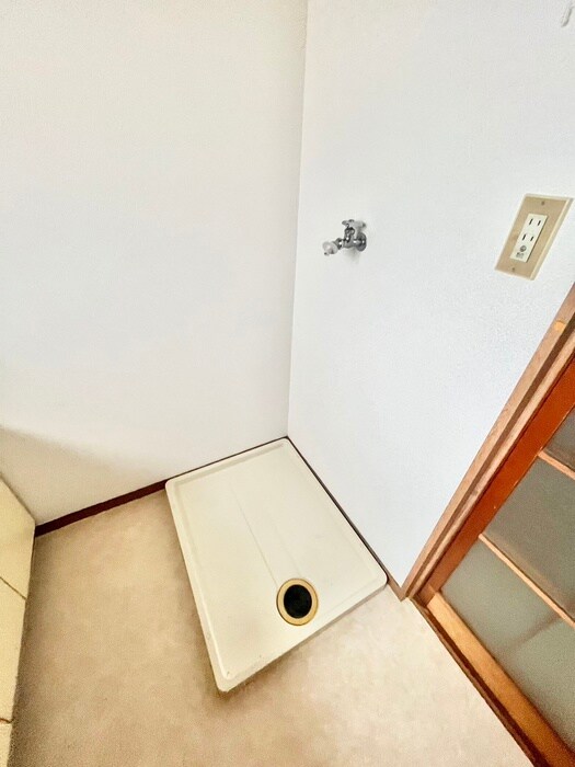 物件内観写真14　(洗濯機置場)