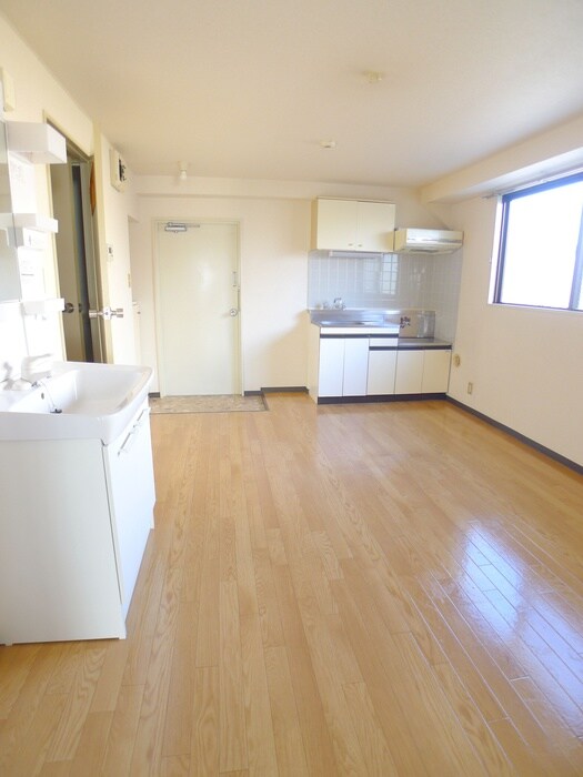 物件内観写真8　(居室)