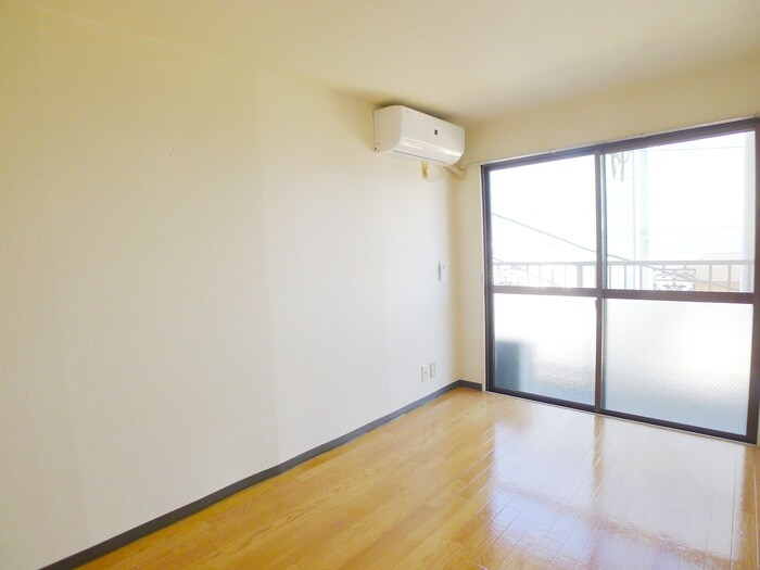 物件内観写真9　(居室)