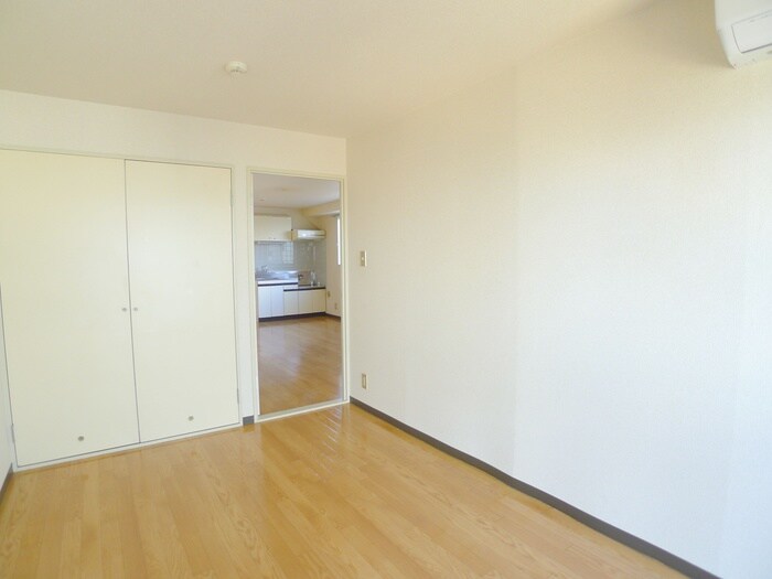 物件内観写真10　(居室)