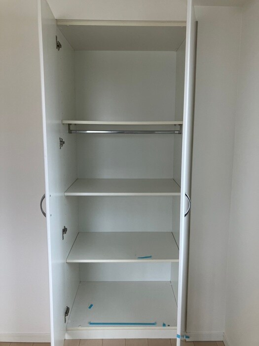 物件内観写真12　(収納)