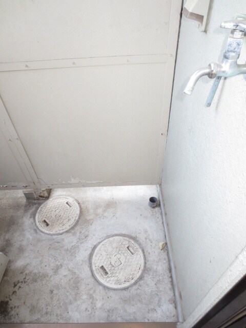 物件内観写真13　(洗濯機置場)