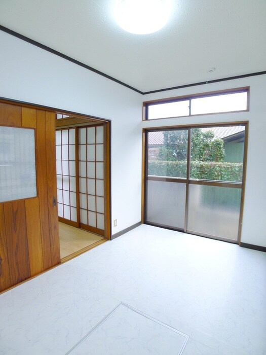 物件内観写真17　(室内からの展望)