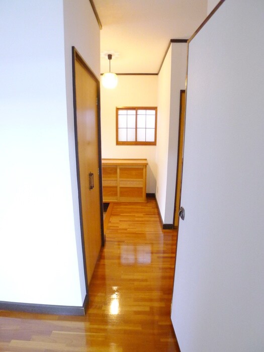 物件内観写真21　(廊下)