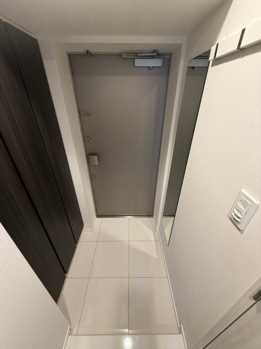 物件内観写真6　(玄関)