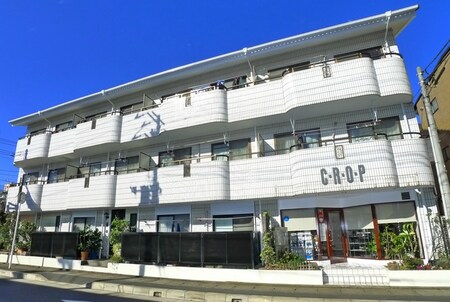 ロイヤルハイツ３号棟外観写真