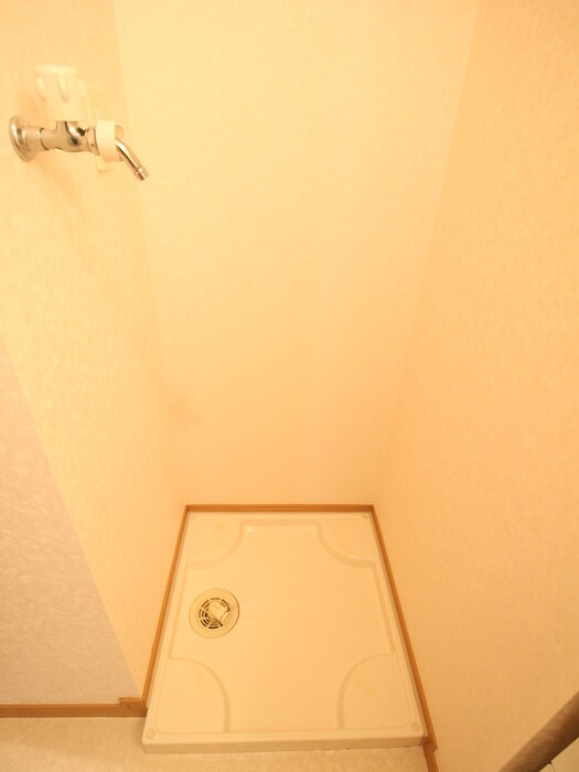 物件内観写真14　(洗濯機置場)