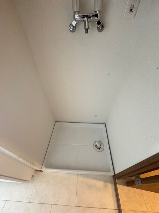 物件内観写真18　(洗濯機置場)