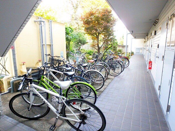 物件外観写真5　(駐輪場)