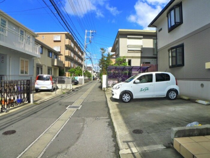 物件外観写真3　(駐車場)