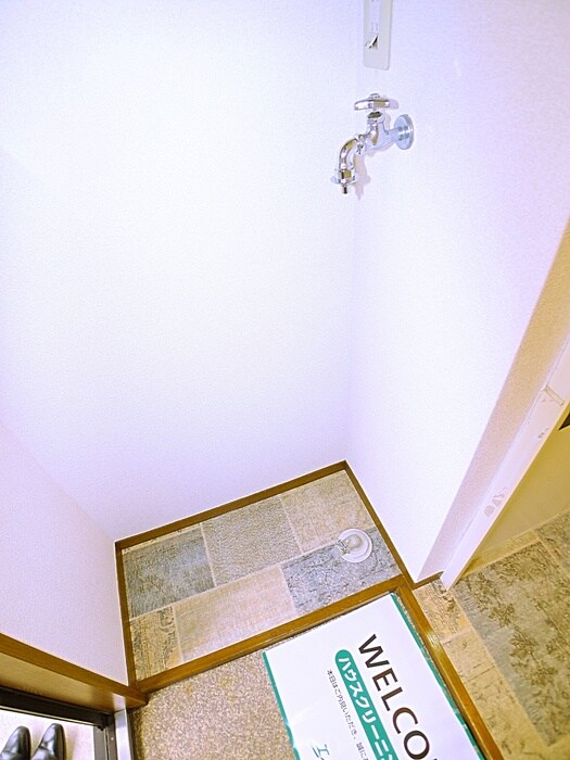 物件内観写真13　(洗濯機置場)