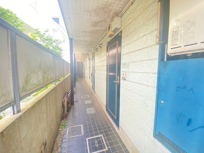 物件外観写真3　(エントランス部分)