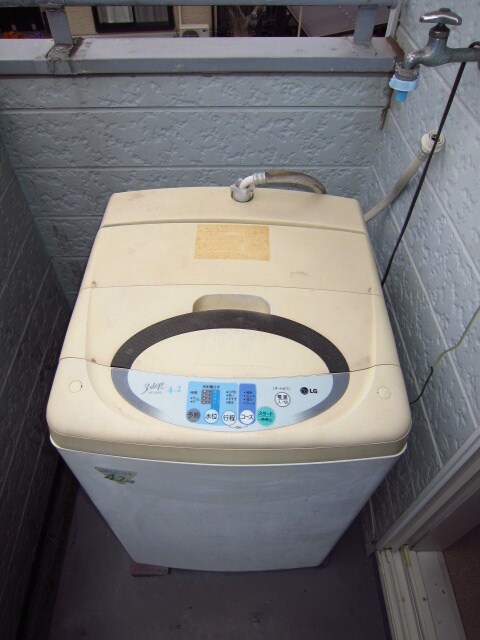 物件内観写真12　(洗濯機置場)