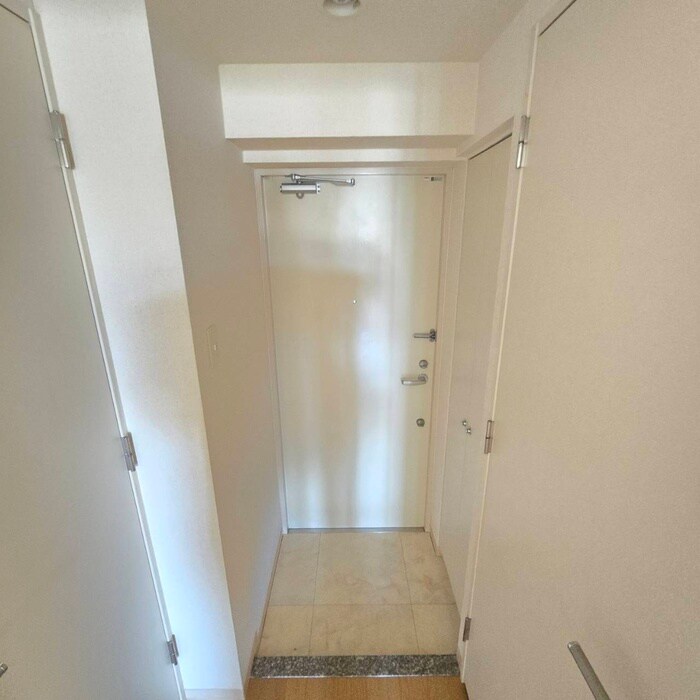 物件内観写真7　(玄関)