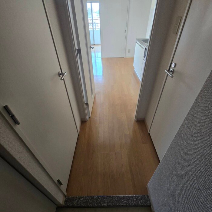 物件内観写真17　(廊下)