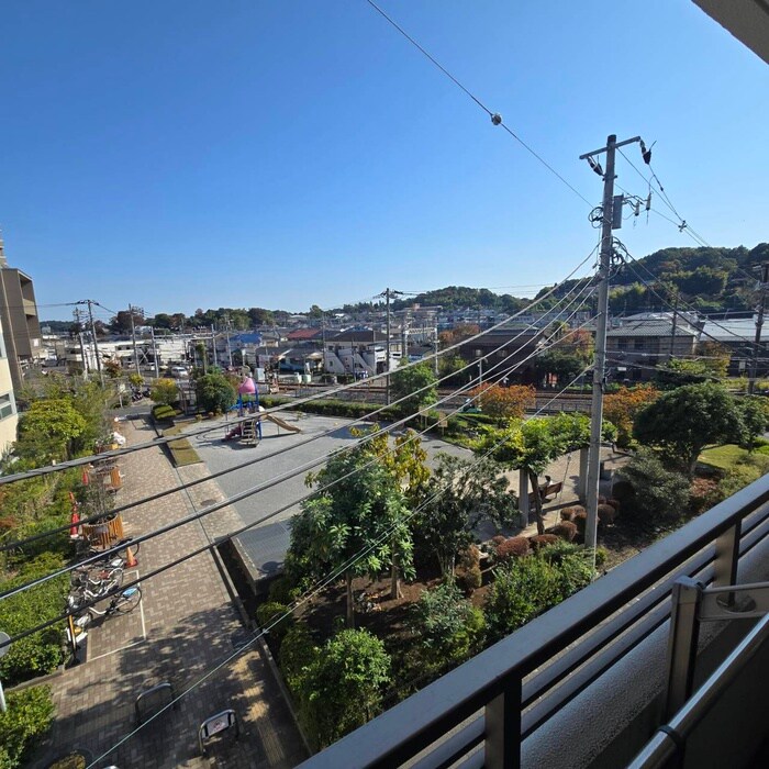 物件内観写真18　(室内からの展望)