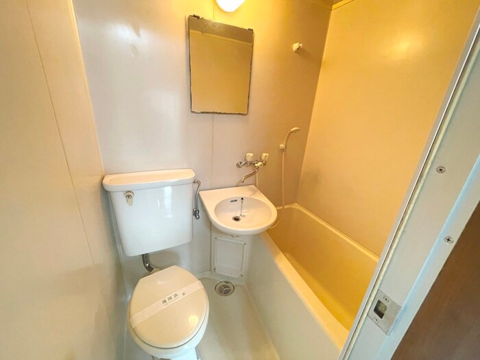 シャレ－ヌのバス