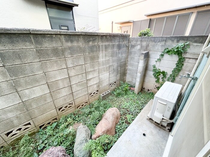 物件内観写真16　(洗濯機置場)