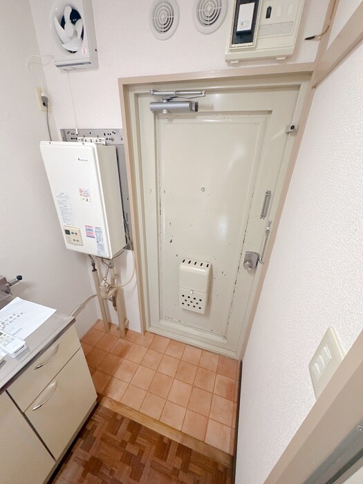 物件内観写真21　(玄関)