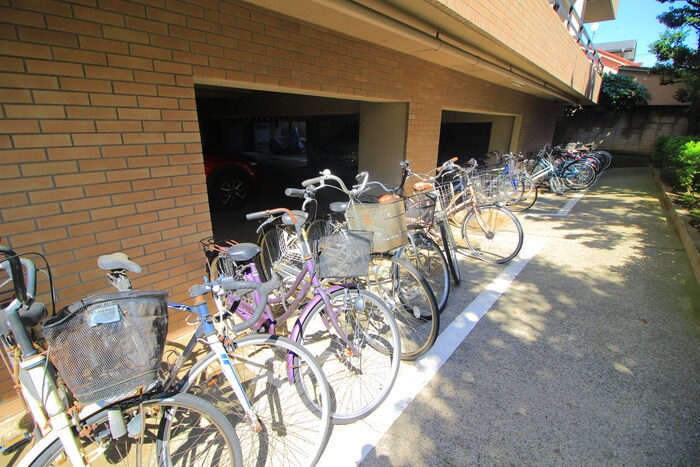 物件外観写真5　(駐輪場)