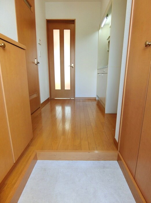 物件内観写真15　(玄関)