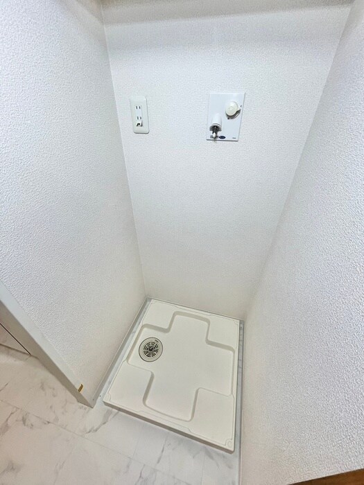 物件内観写真12　(洗濯機置場)