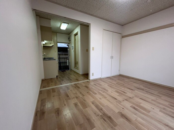 物件内観写真10　(居室)