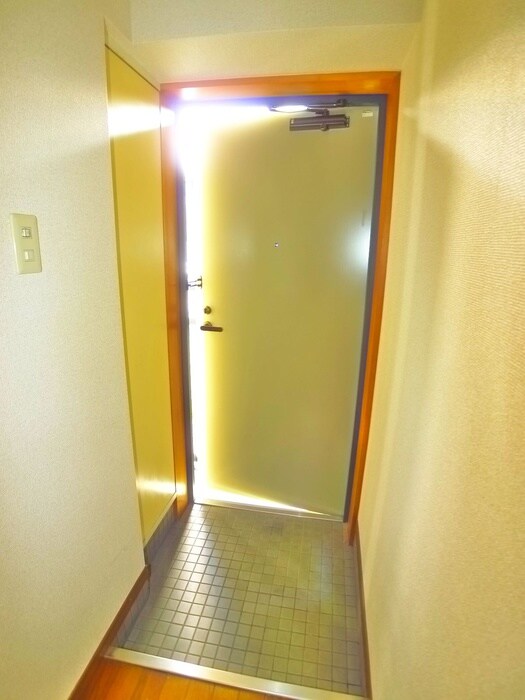 物件内観写真17　(玄関)
